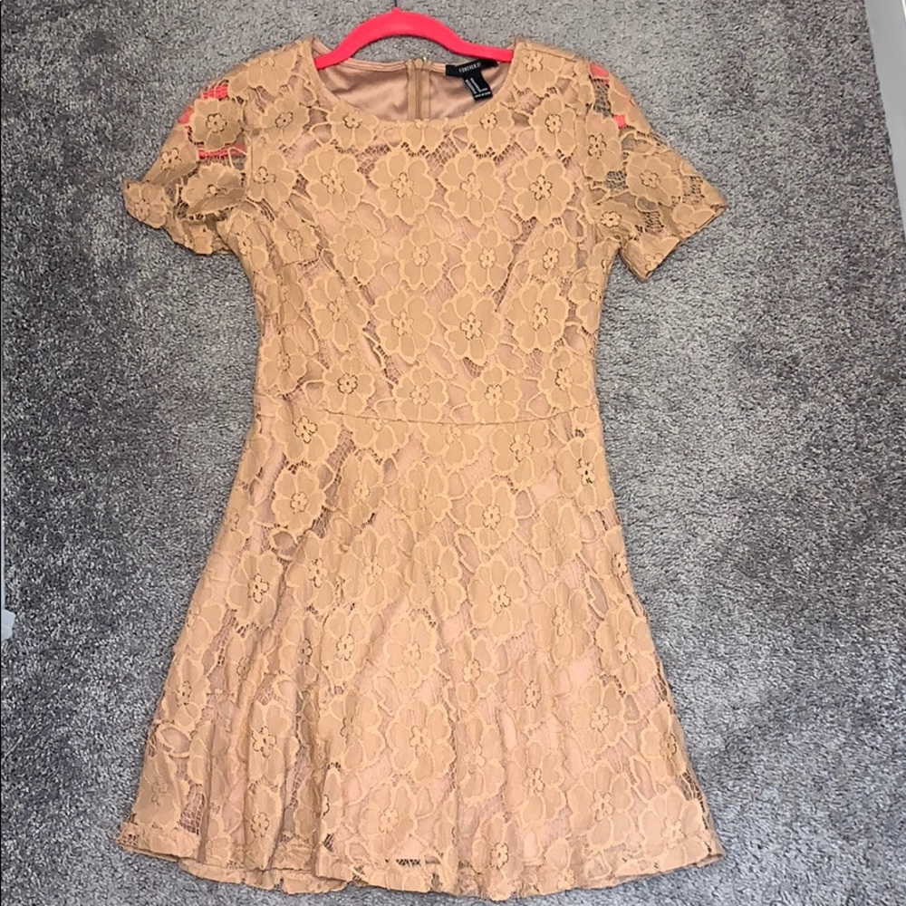 Forever 21 lace dress M